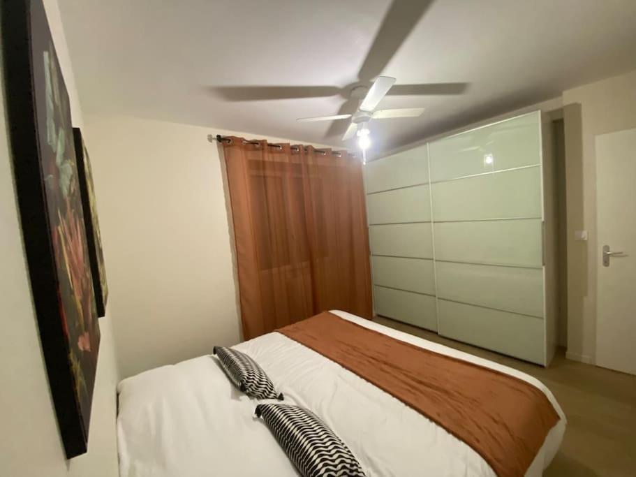 Appartement T2 Spacieux Et Equipe Mions Buitenkant foto