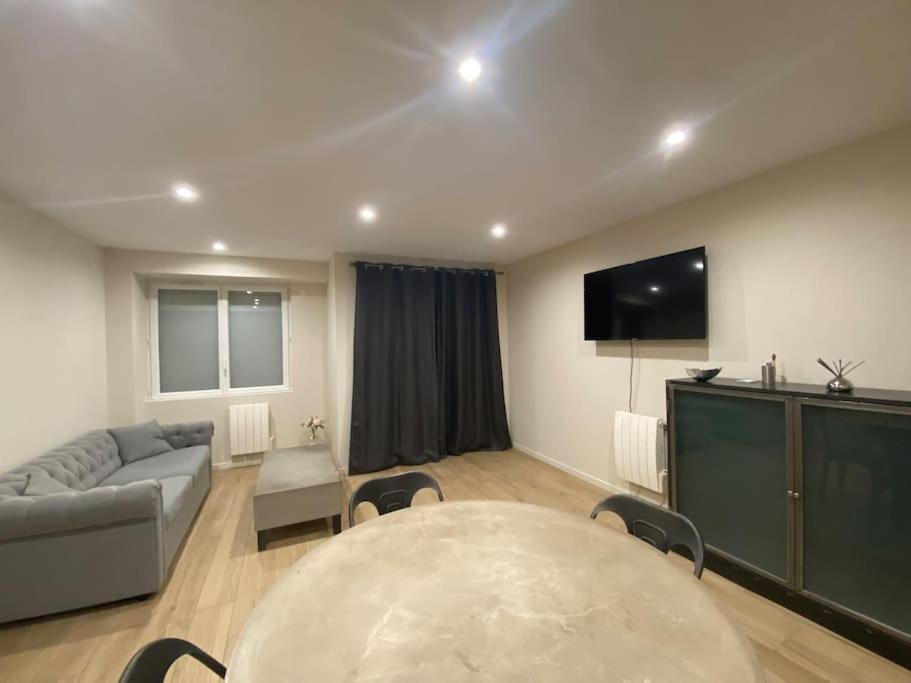 Appartement T2 Spacieux Et Equipe Mions Buitenkant foto