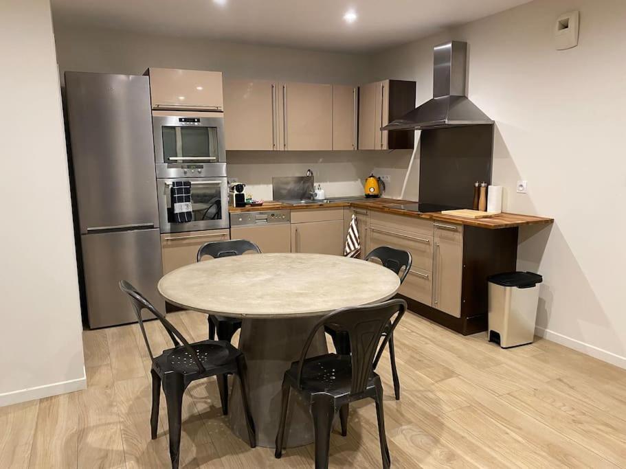Appartement T2 Spacieux Et Equipe Mions Buitenkant foto